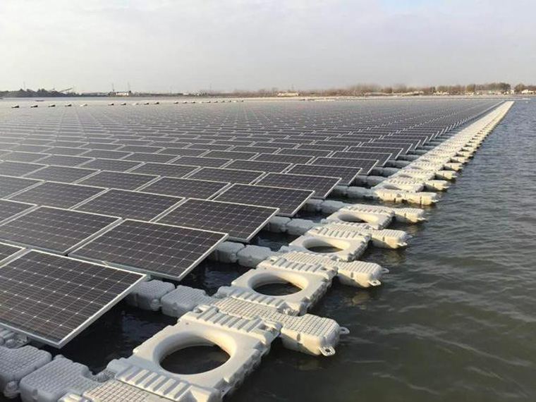 水上漂浮式光伏發電系統的優點是什么 水上漂浮式光伏發電系統的優點是什么