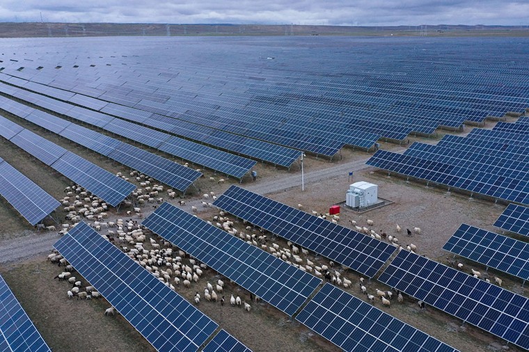 中國(guó)最大的光伏發(fā)電基地? 中國(guó)最大的光伏發(fā)電基地?